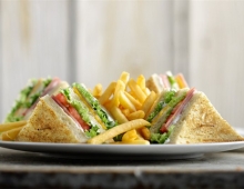 Club Sandwich Γύρος Χοιρινός