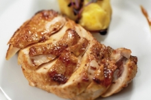 1 Μερίδα Φιλέτο Κοτόπουλο Μπούτι + 1 Dip Sauce επιλογής + 1 Αναψυκτικό 330ml επιλογής