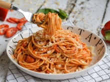 Μακαρόνια με Σάλτσα Ντομάτας