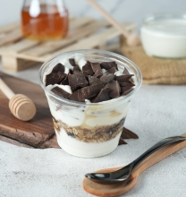 Γιαούρτι 2% Στραγγιστό με Muesli, Μέλι και Σοκολάτα Υγείας