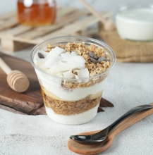 Γιαούρτι 2% Στραγγιστό με Granola Σοκολάτας, Μέλι και Μπανάνα