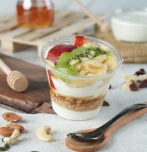 Γιαούρτι 2% Στραγγιστό με Φρέσκα Φρούτα