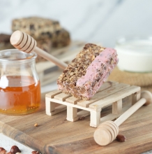 Μπάρα Δημητριακών Γεμιστή με Φράουλα