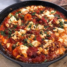 Σαγανάκι με Σουβλάκι Χοιρινό