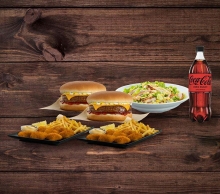 2 Classic Cheeseburgers + 2 Φιλετίνια Κοτόπουλου + Σαλάτα Caesars + Αναψυκτικό 1,5 lt