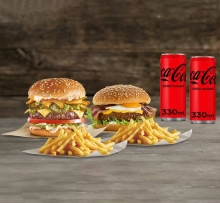 2 Extreme Burgers + 2 Μερίδες πατάτες τηγανητές + 2 Αναψυκτικά 330ml