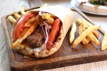 Πίτα Mega με Μπιφτέκι Λαχανικών