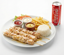 XMAS DEAL: 1 Μερίδα Σουβλάκι Κοτόπουλο + 1 Μερίδα Πατάτες Τηγανητές ή Πιλάφι + 1 Coca-Cola 330ml
