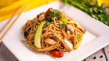 Noodles με Κοτόπουλο