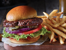 3 Hamburgers σε Στρογγυλό Ψωμάκι + 1 Μερίδα Πατάτες Τηγανιτές