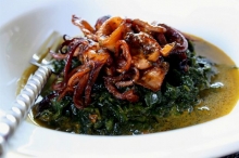 Σουπιές με Σπανάκι