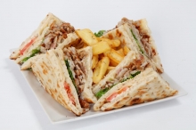 Γίγας Πίτα Club Academy με Τηγανιά Κοτόπουλο