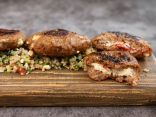 Μπιφτέκι Γεμιστό με Γραβιέρα Τεμάχιο