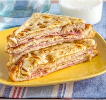 Αυγόφετα Τοστ Γαλοπούλα - Τυρί Gouda