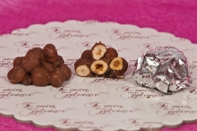 Κεράσματα Ανώμαλο με Φουντούκι (κιλό)