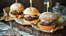 4 Burger επιλογής + 1 Pepsi 1.5lt επιλογής