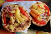 Μπιφτέκι Κοτόπουλο Πίτα