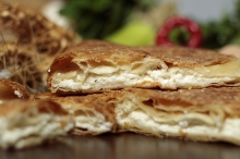 Μπουγάτσα Σερρών με Ζαμπόν και Κασέρι (κανονική)