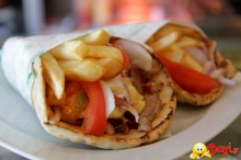 Πίτα Σουβλάκι Κοτόπουλο Χειροποίητο