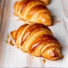 1 Καφές 12oz επιλογής σας + 1 Croissant επιλογής -20% Έκπτωση