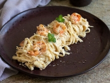 Γαριδομακαρονάδα με Λευκή Σάλτσα