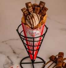 Bubble Waffle Kinder Bomb