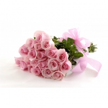 Ανθοδέσμη με 10 Ροζ Τριαντάφυλλα, Πρασινάδα και Γυψοφύλλη