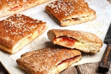 Πίτσα Σκεπαστή