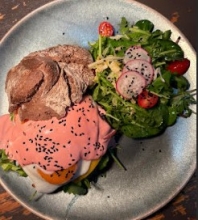 1 Καφές επιλογής + 1 Madame Rouge