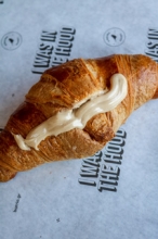 Κρουασάν Βουτύρου με Γέμιση Πραλίνα Bueno