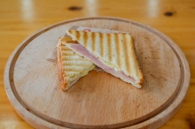 Τοστ Γαλοπούλα Τυρί