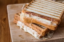 Τοστ με Gouda, Ζαμπόν και Μαγιονέζα
