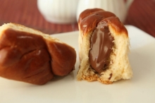 Τσουρεκάκια Γεμιστά με Πραλίνα (3τμχ)