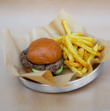 Burger με Μοσχαρίσιο Μπιφτέκι