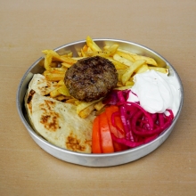 Ανοιχτή Χειροποίητη Πίτα Μπιφτέκι Μοσχαρίσιο