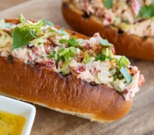 2 Lobster επιλογής με Πατάτες + 1 Coca-Cola 1lt ΔΩΡΟ
