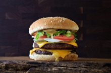 1 Holly Molly Burger + 1 Μερίδα Onion Rings ΔΩΡΟ