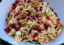 Λαχανοσαλάτα με Απάκι και Αποξηραμένα Σύκα