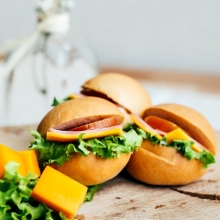 Mini Brioche Τυρί - Γαλοπούλα - Μαρούλι