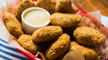 ΠΑΙΔΙΚΟ ΓΕΥΜΑ: 1 Kids Nuggets + 1 Amita Fun Blue 250ml