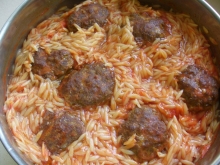 Μπιφτέκια με Κριθαράκι