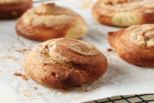 Τσουρέκι με Κομμάτια Σοκολάτας