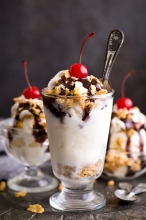 Praline Crunch Sundae (mini)