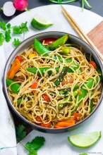 2 Special Noodles + 1 Curry Samosa ΔΩΡΟ