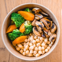 Ρεβύθια με Μανιτάρια, Μπρόκολο και Καρότο