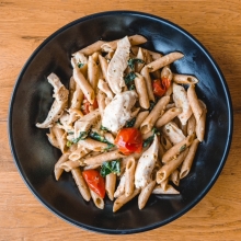 Ζυμαρικά Κοτόπουλο - Σπανάκι