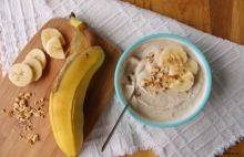 1 Καφές επιλογής + 1 Banana Yogurt