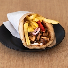 Πίτα Γίγας Μπιφτέκι Κοτόπουλο