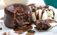 Σουφλέ Σοκολάτας με Παγώτο Βανίλια