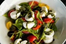 Σαλάτα Pesto Mozzarella